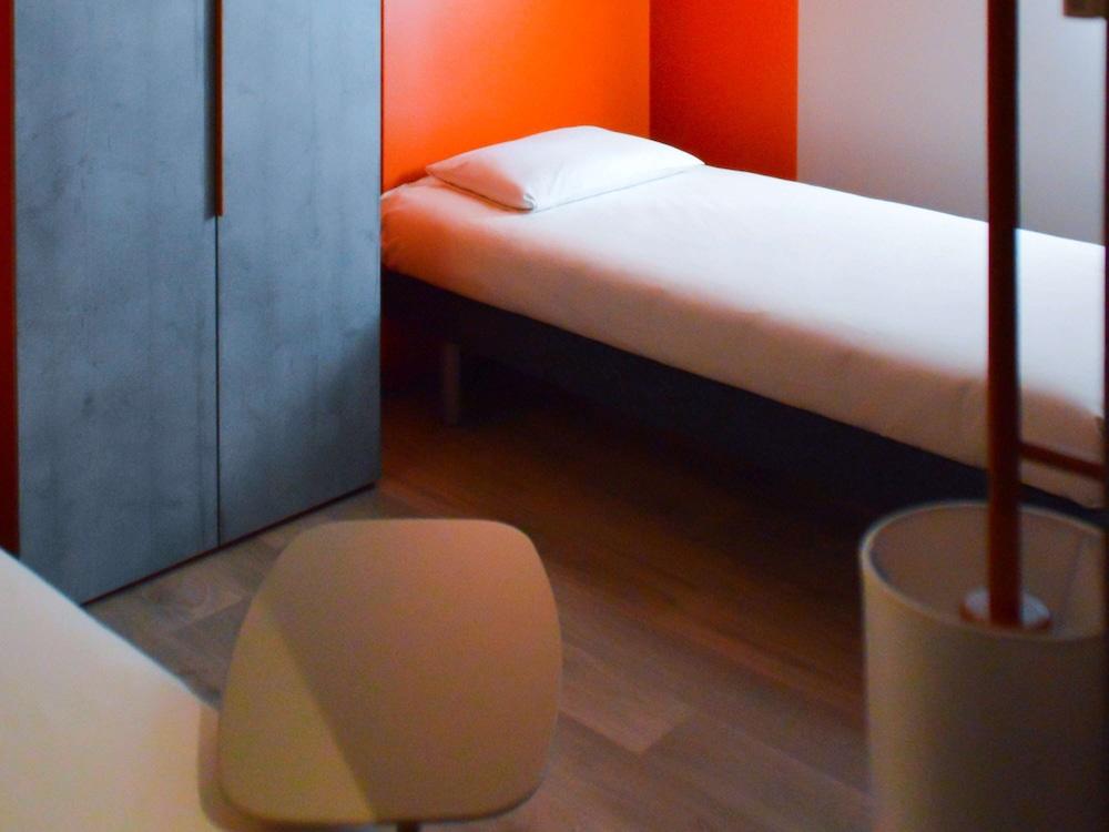 Ibis Budget Hyères Buitenkant foto