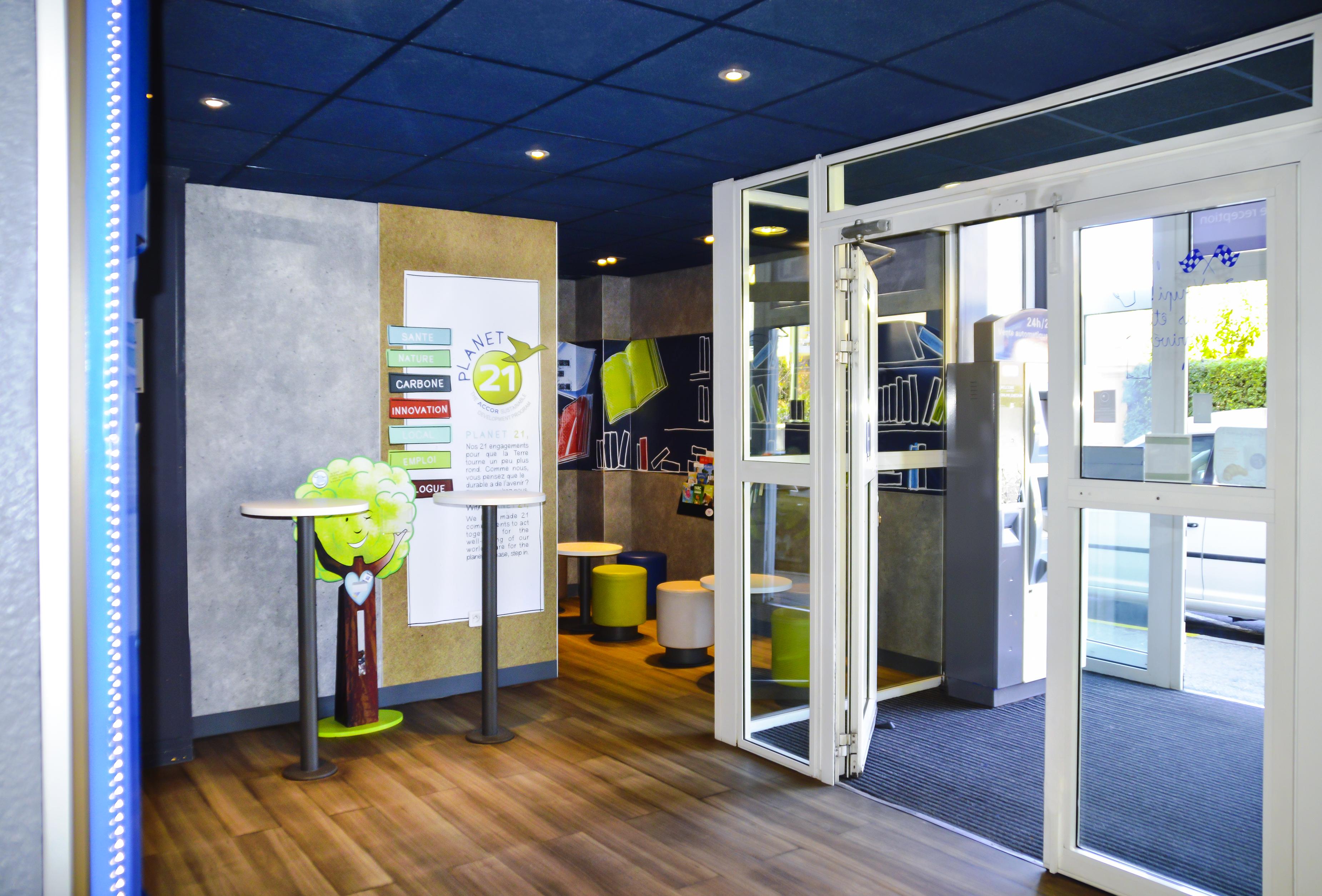 Ibis Budget Hyères Buitenkant foto